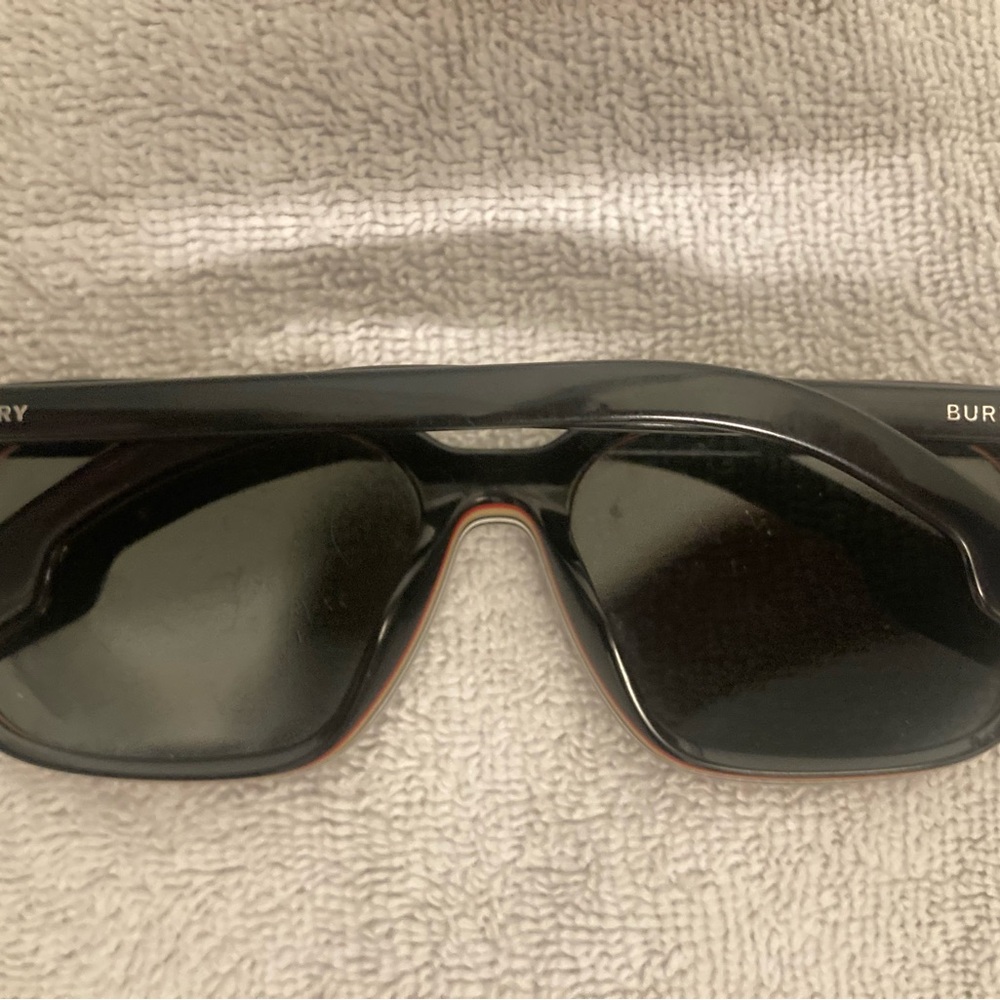 Burberry Black Rectangular Sunglasses - image 4
